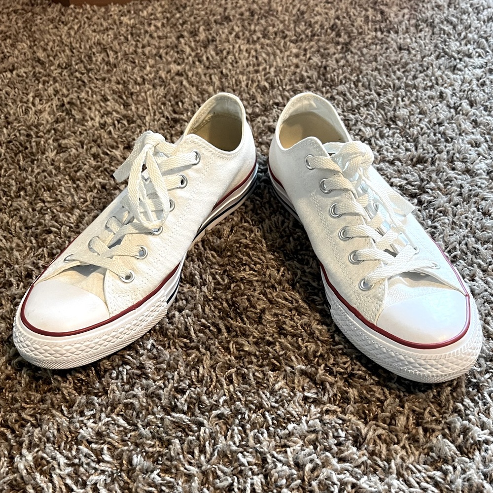 White Converse Chuck Taylor men size 8